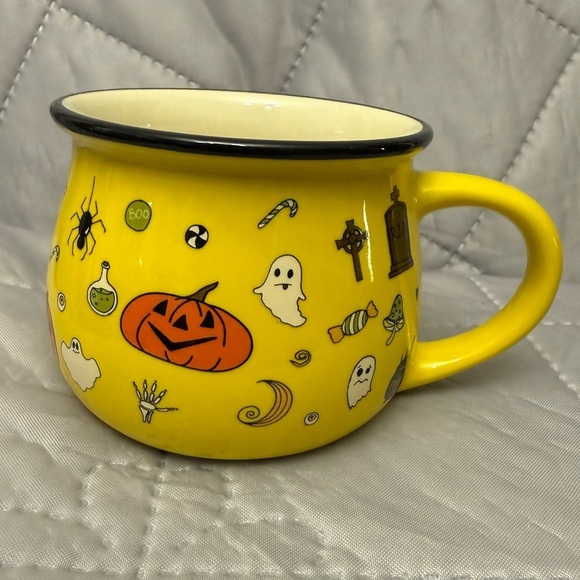 Source Unknown Other - 2/Yellow and Beige Halloween Theme Mugs